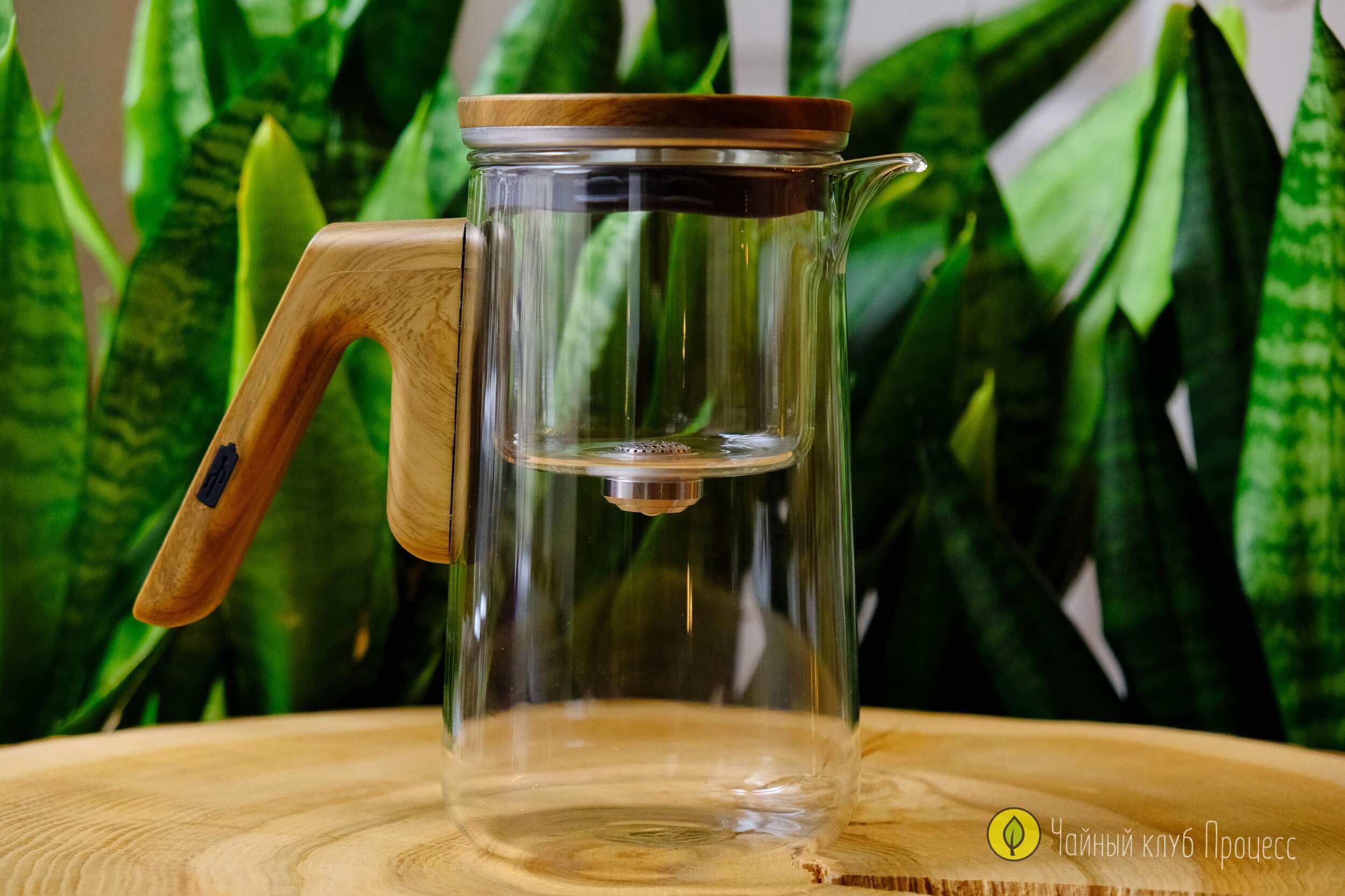 Типот из термостойкого стекла с таймером