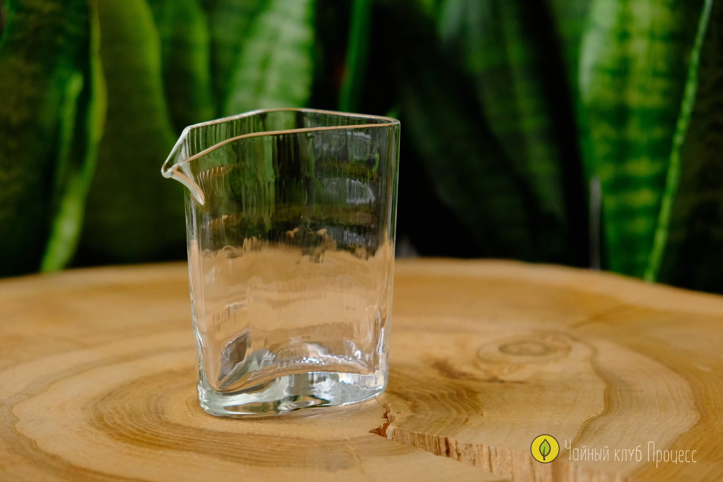 Чахай треугольный из фактурного стекла (150 мл)