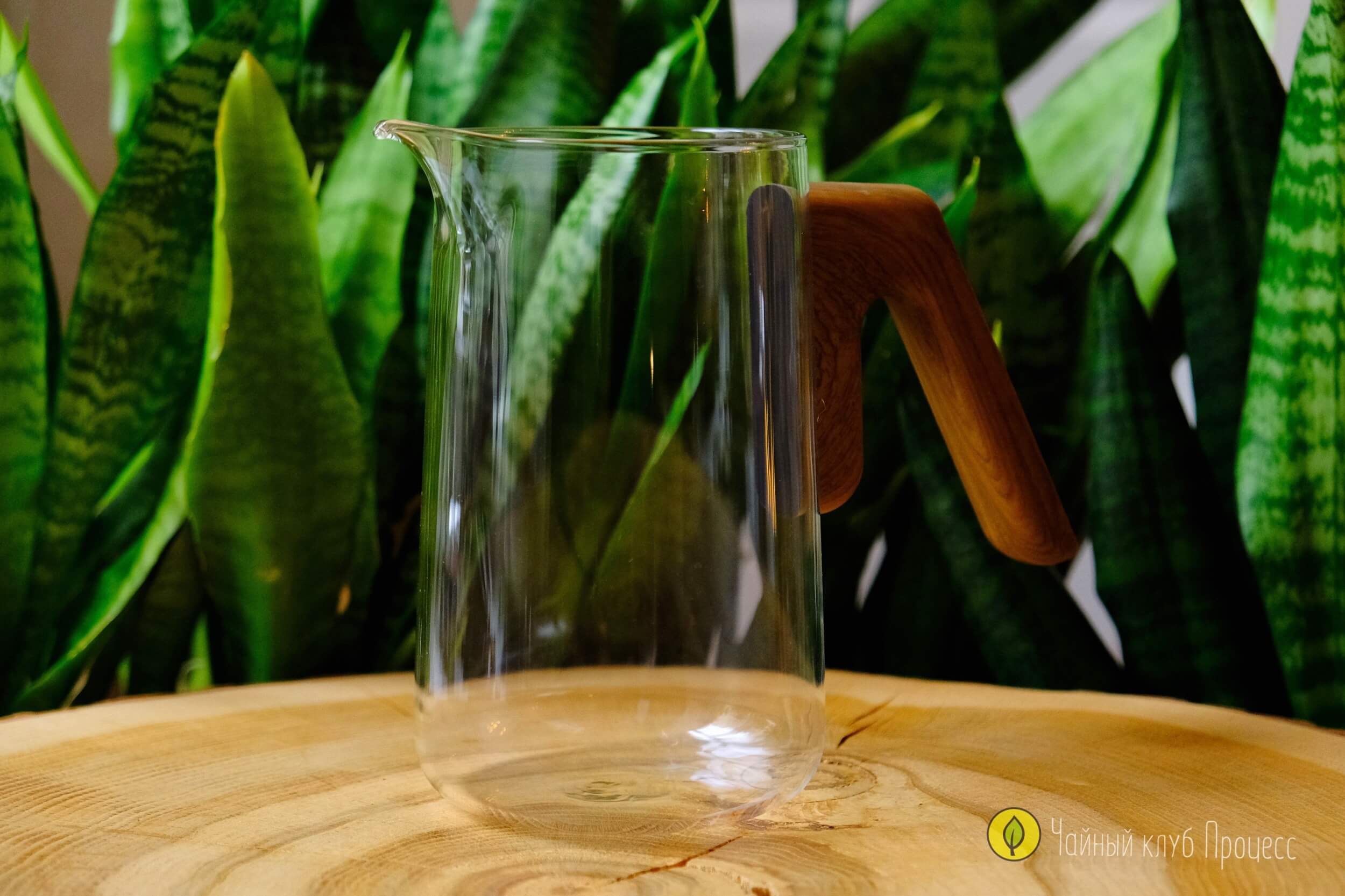 Типот из термостойкого стекла с таймером