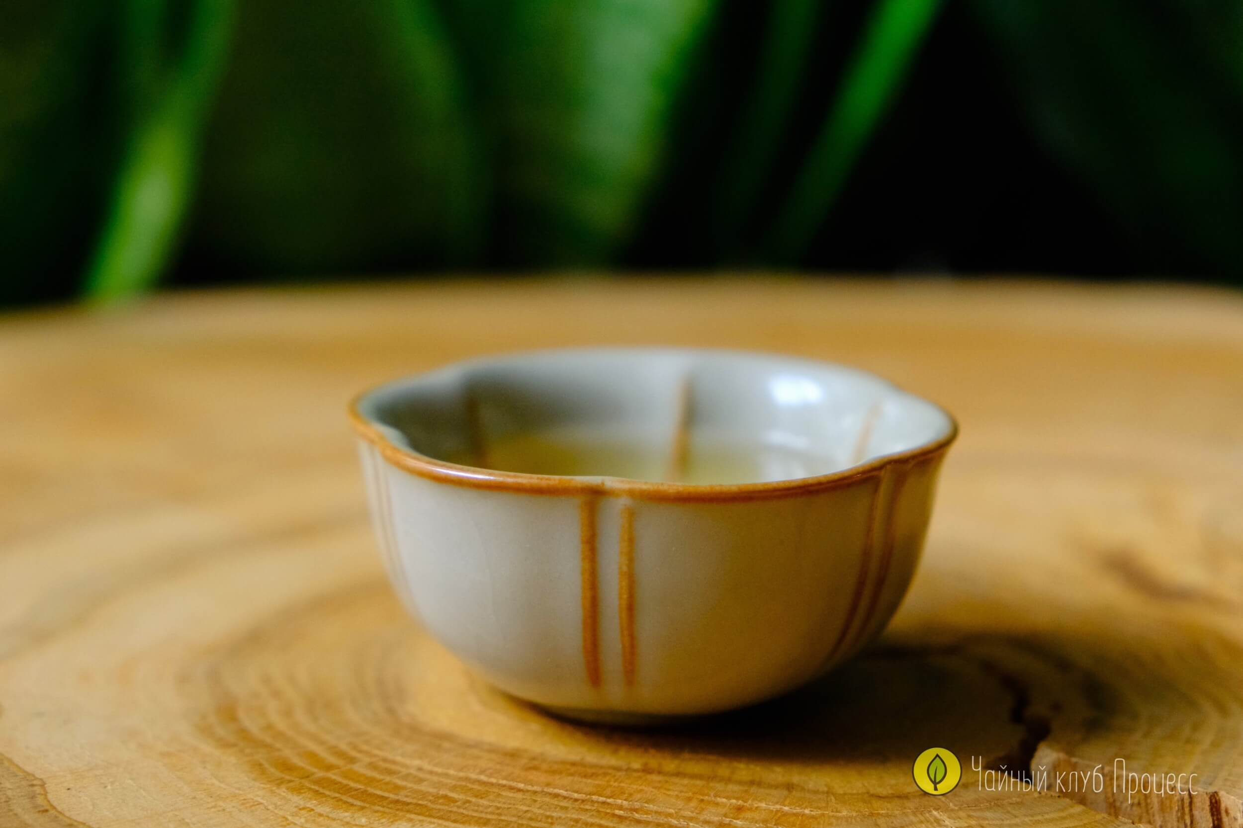 Пиала жу яо «Мэйхуа», кремовая