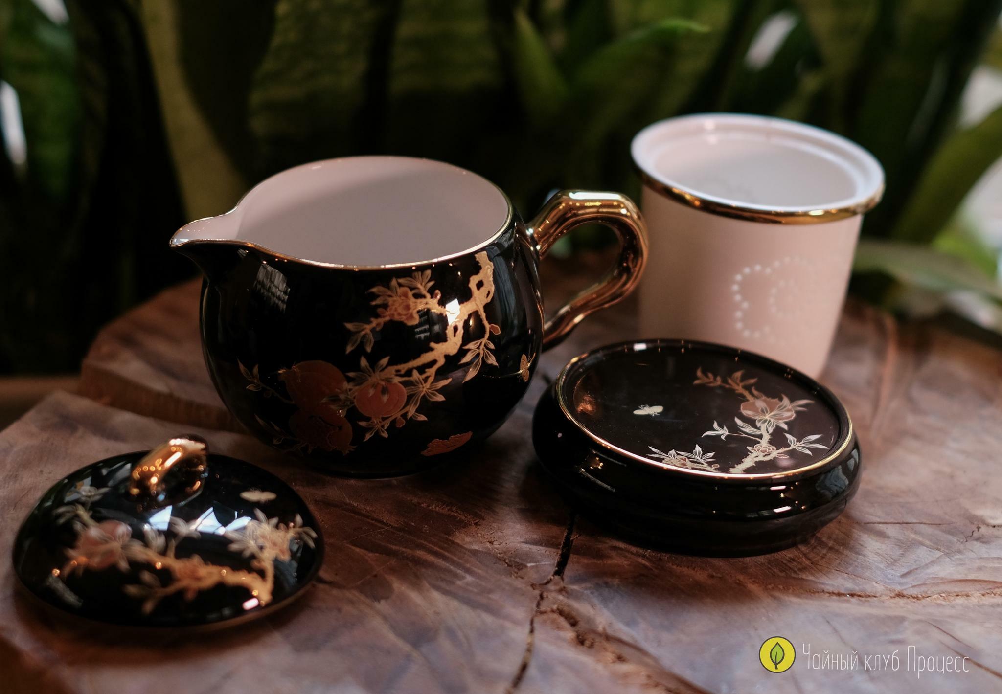 Дорожный набор посуды "Золотой гранат" в черном