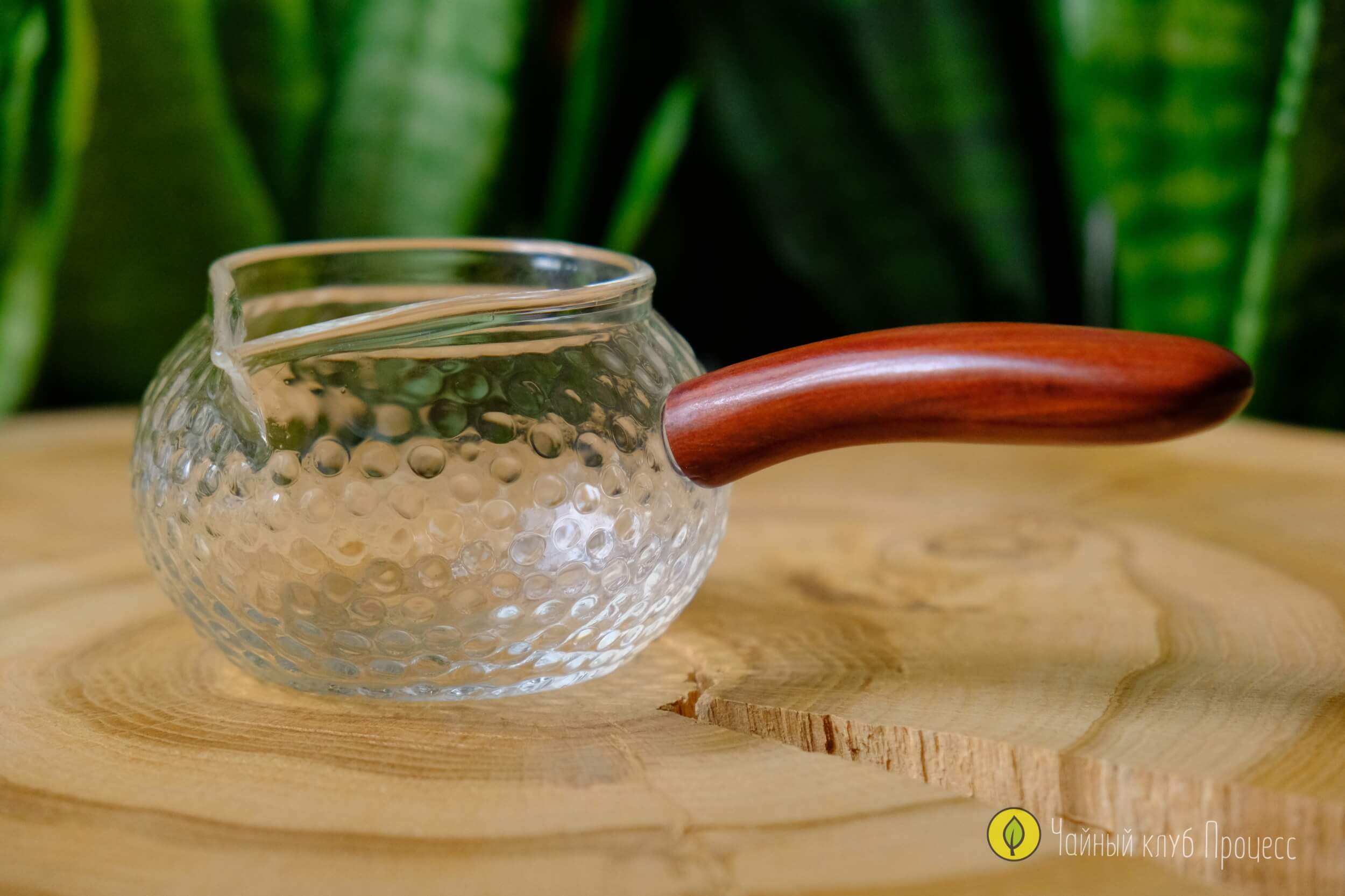 Гундаобэй из фактурного стекла с боковой ручкой, 250 мл