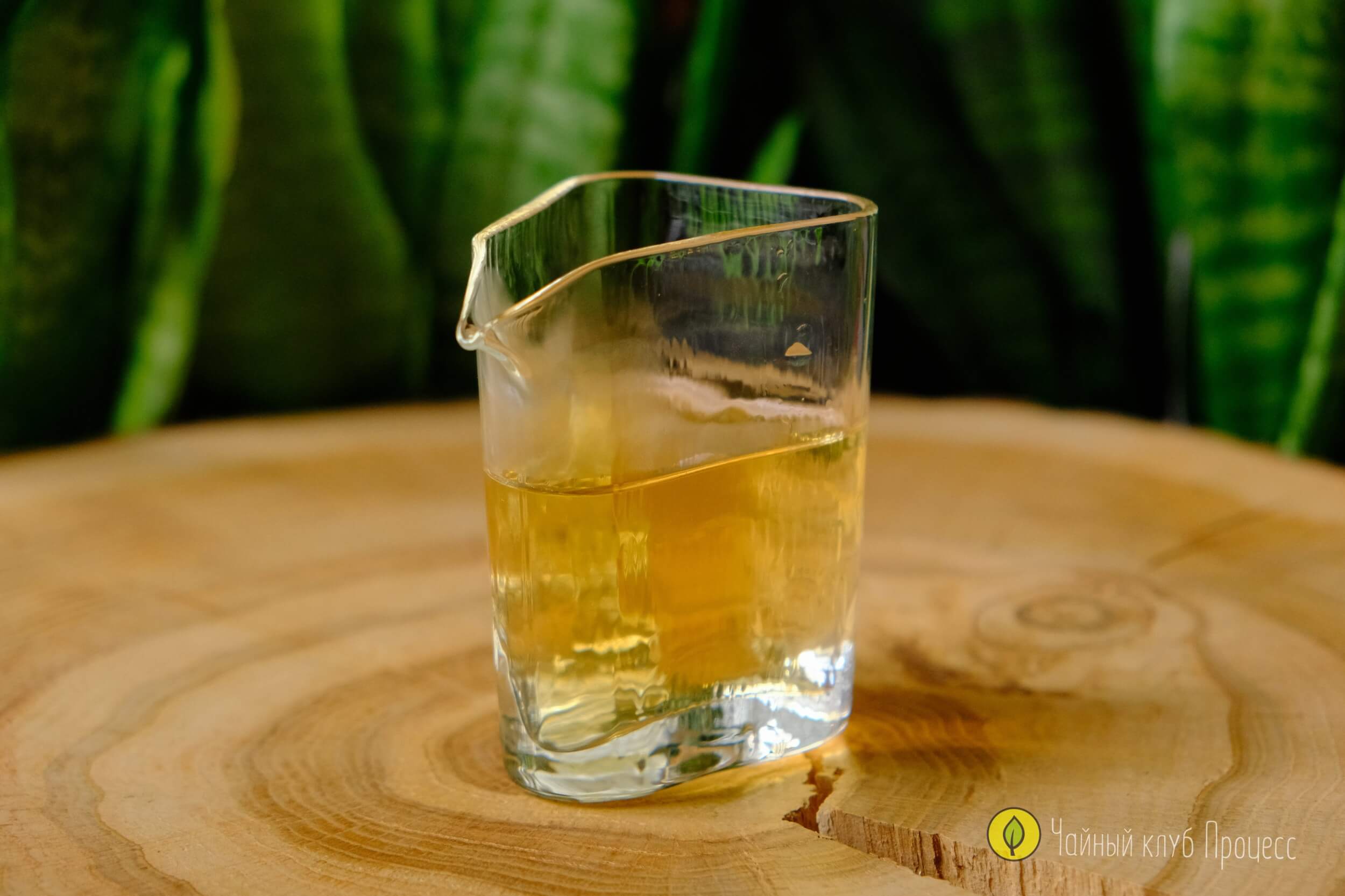 Чахай треугольный из фактурного стекла (150 мл)