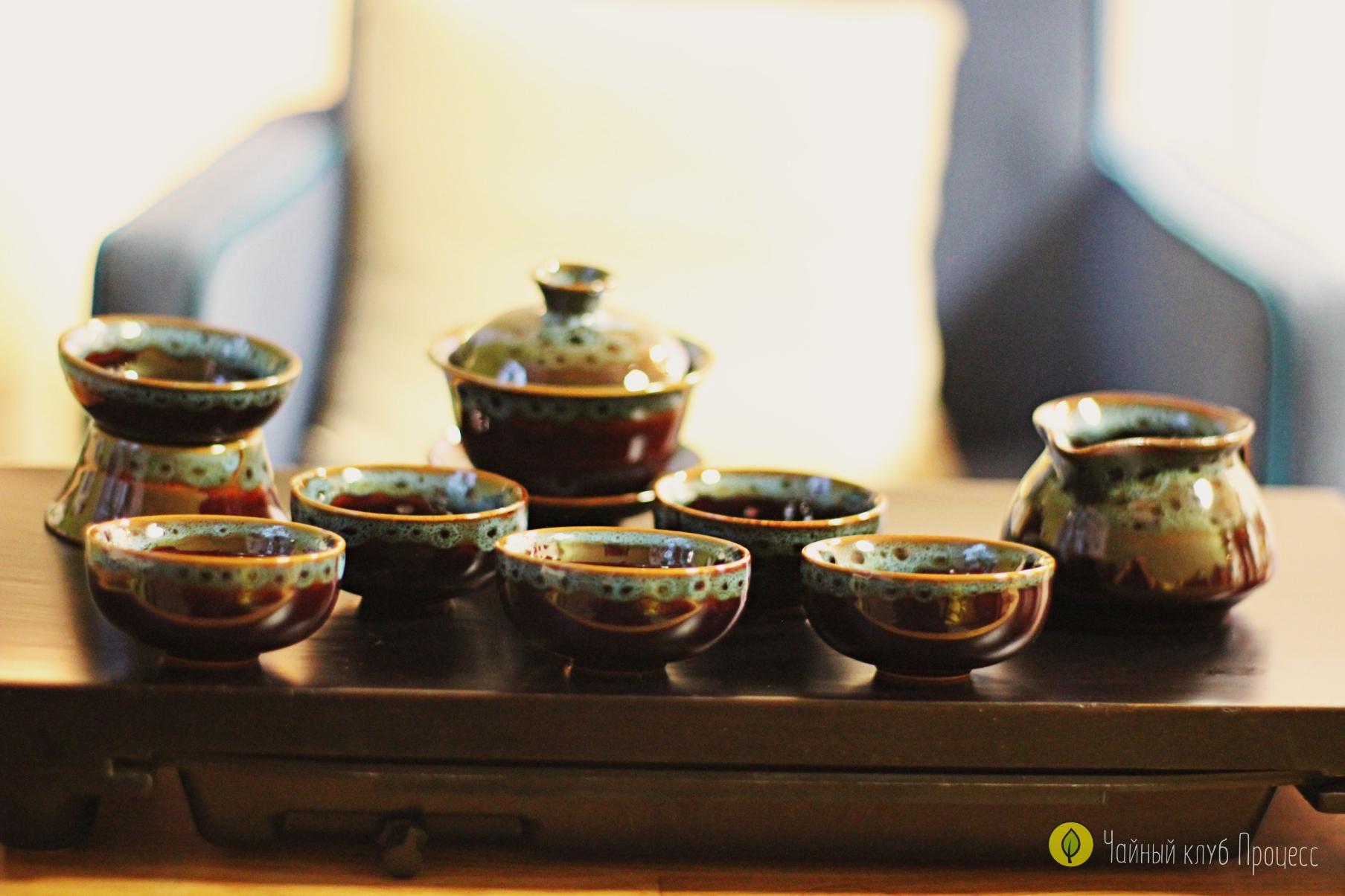 Набор посуды для чайной церемонии с карпом