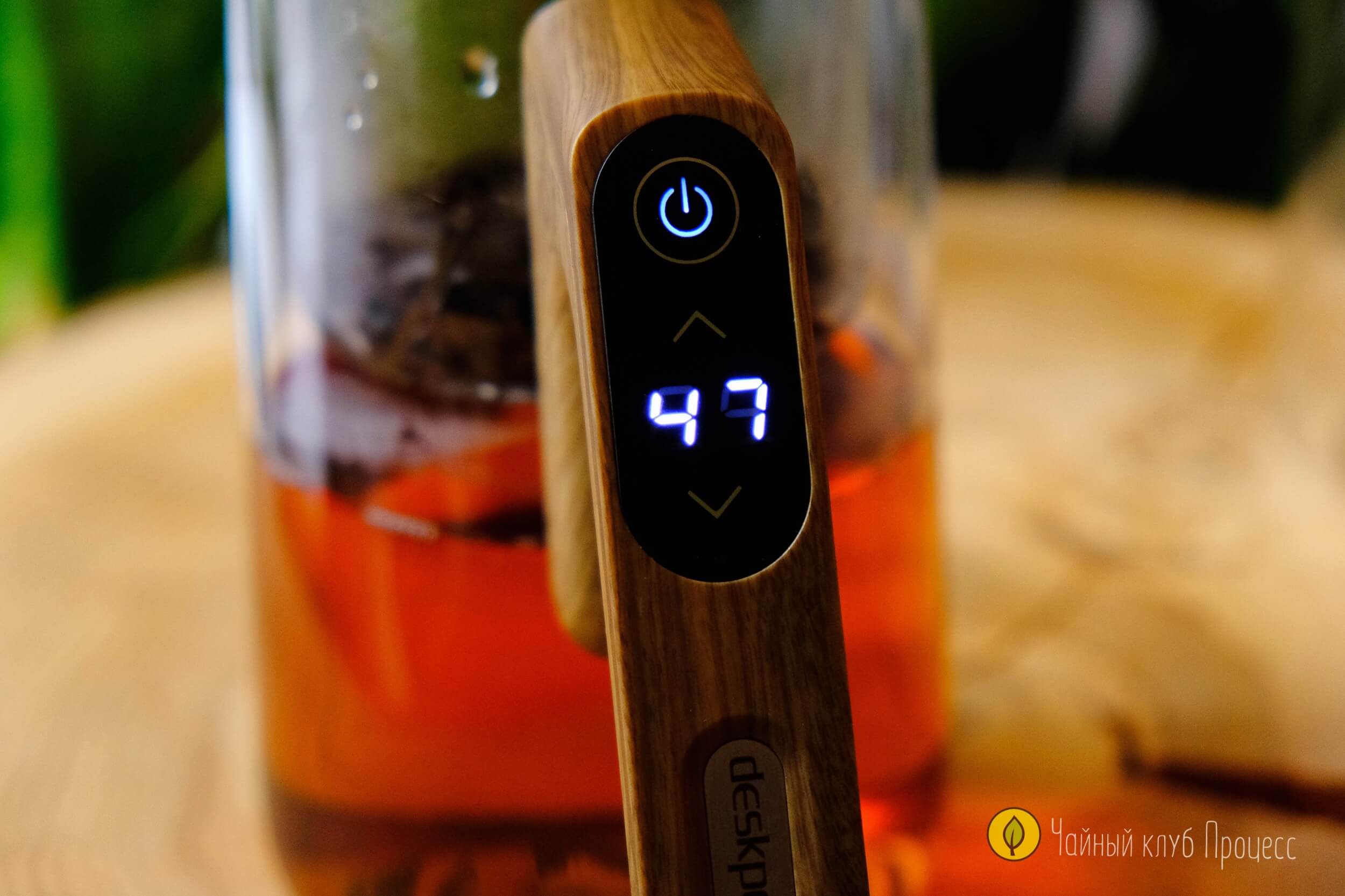 Типот из термостойкого стекла с таймером