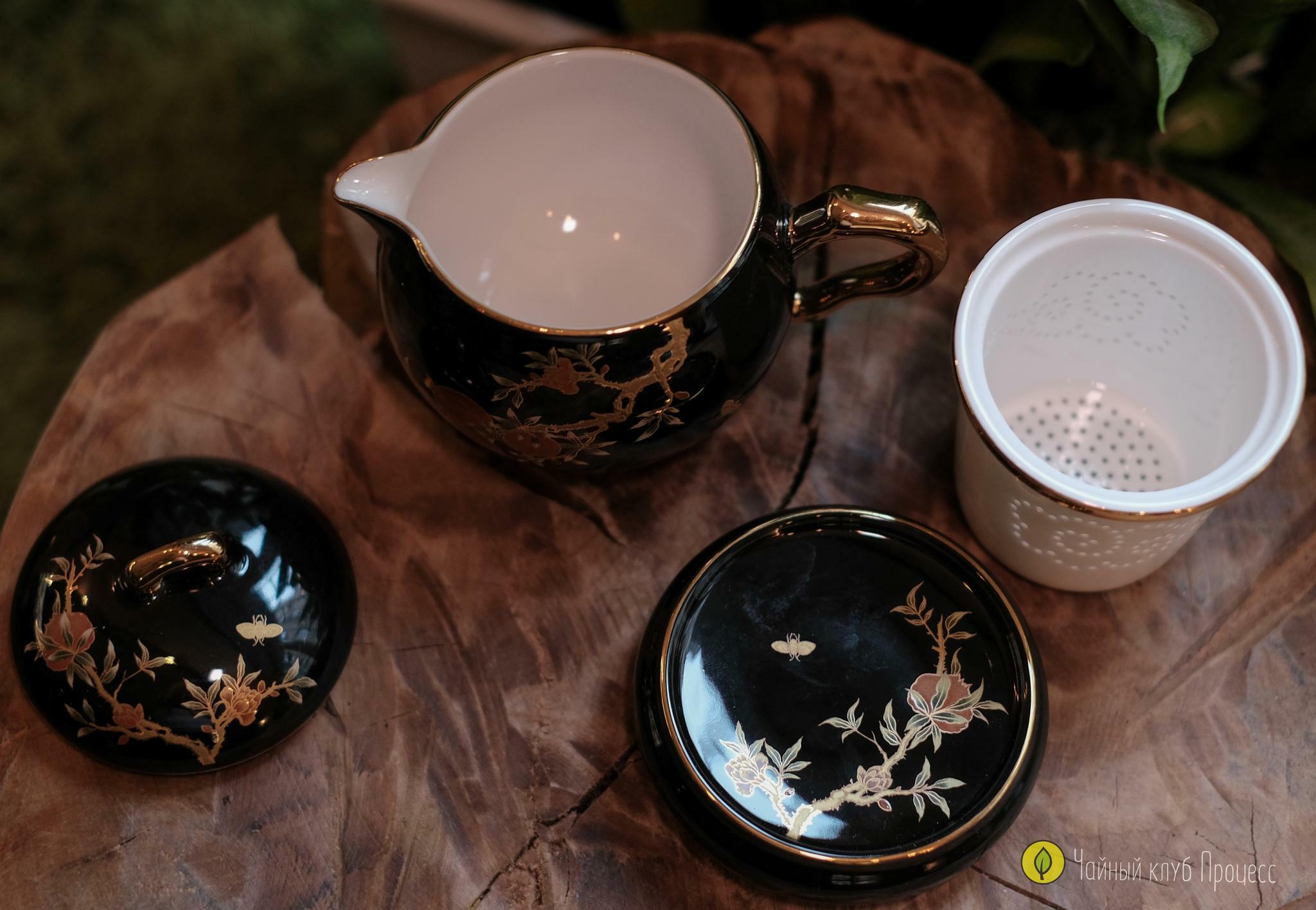 Дорожный набор посуды "Золотой гранат" в черном