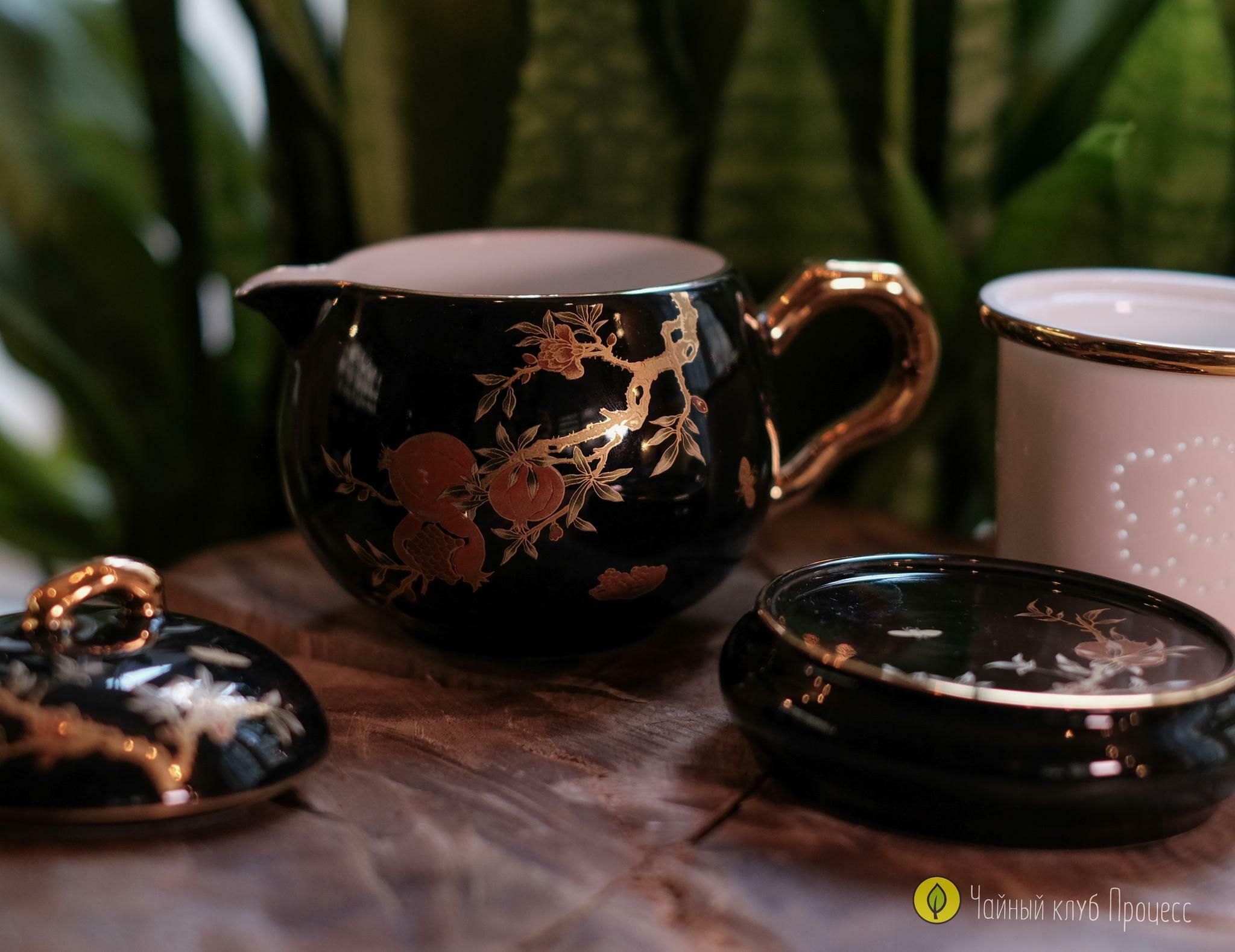 Дорожный набор посуды "Золотой гранат" в черном