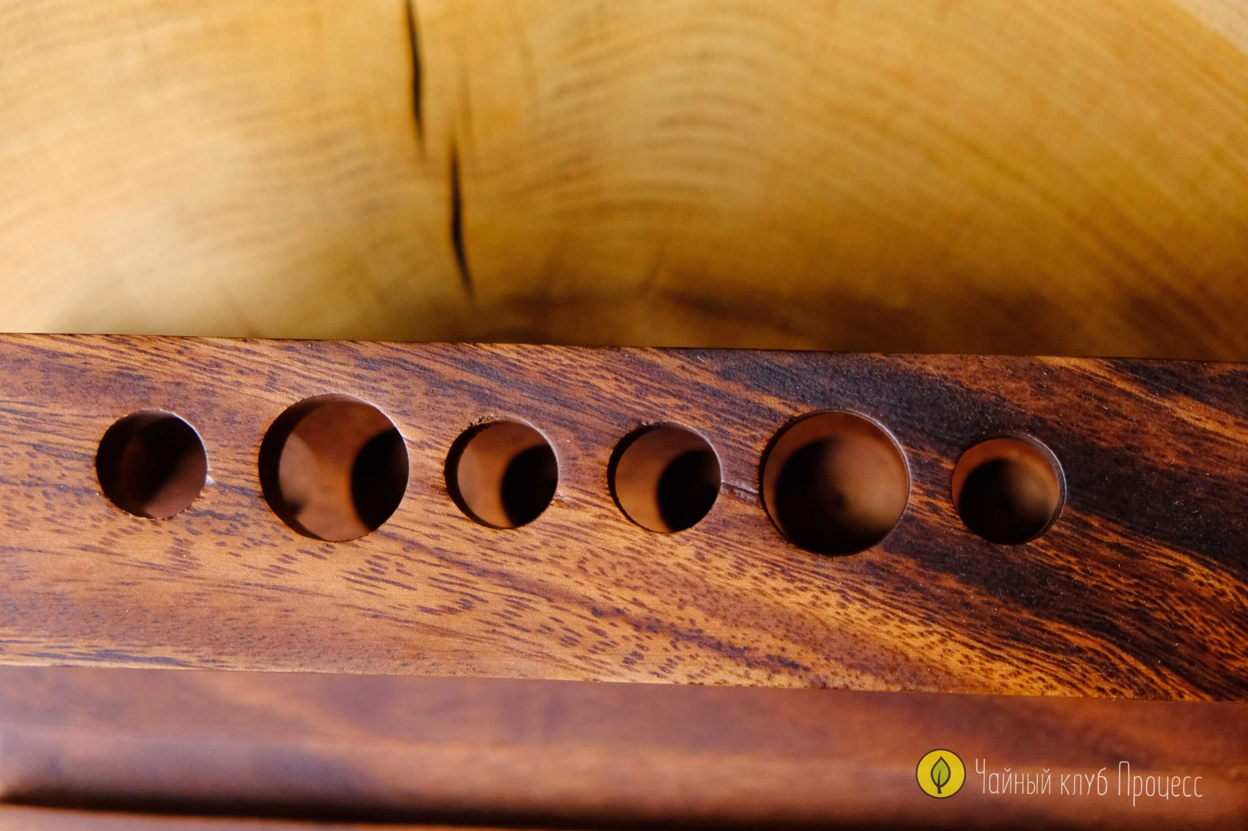  Деревянная подставка для чайных инструментов