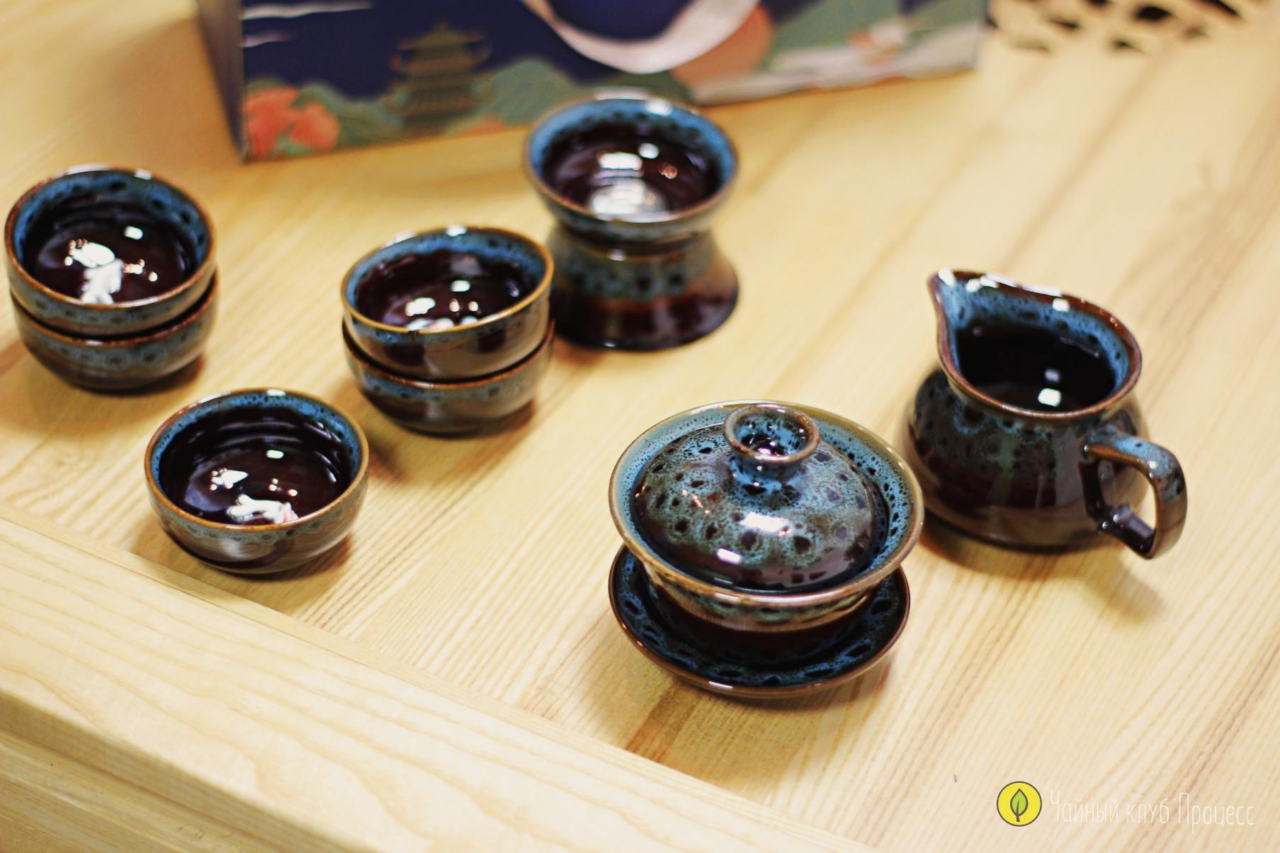 Набор посуды для чайной церемонии с карпом