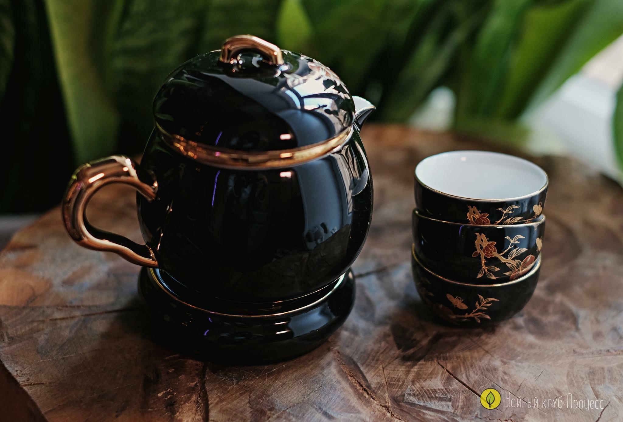 Дорожный набор посуды "Золотой гранат" в черном