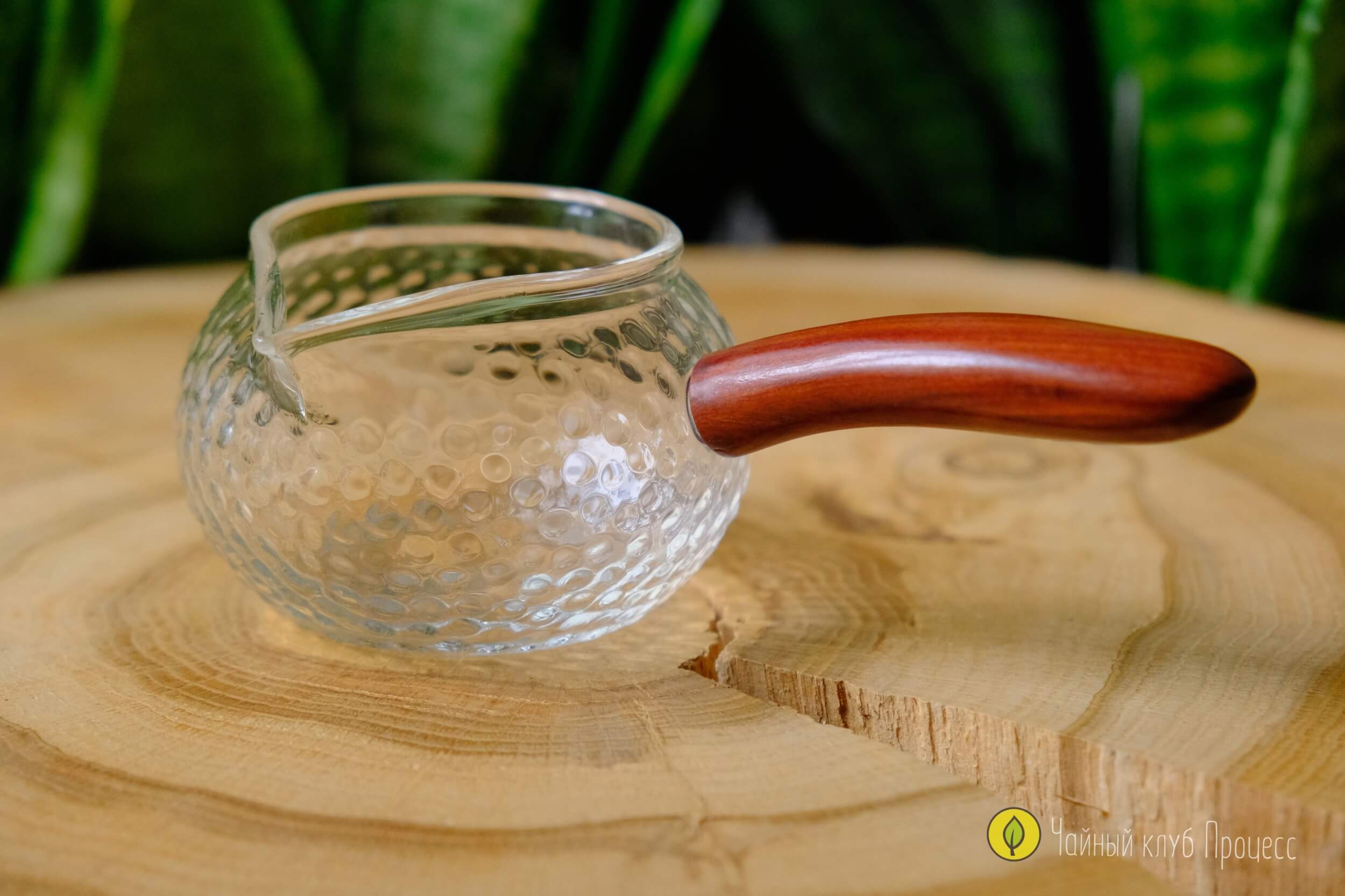 Гундаобэй из фактурного стекла с боковой ручкой, 250 мл