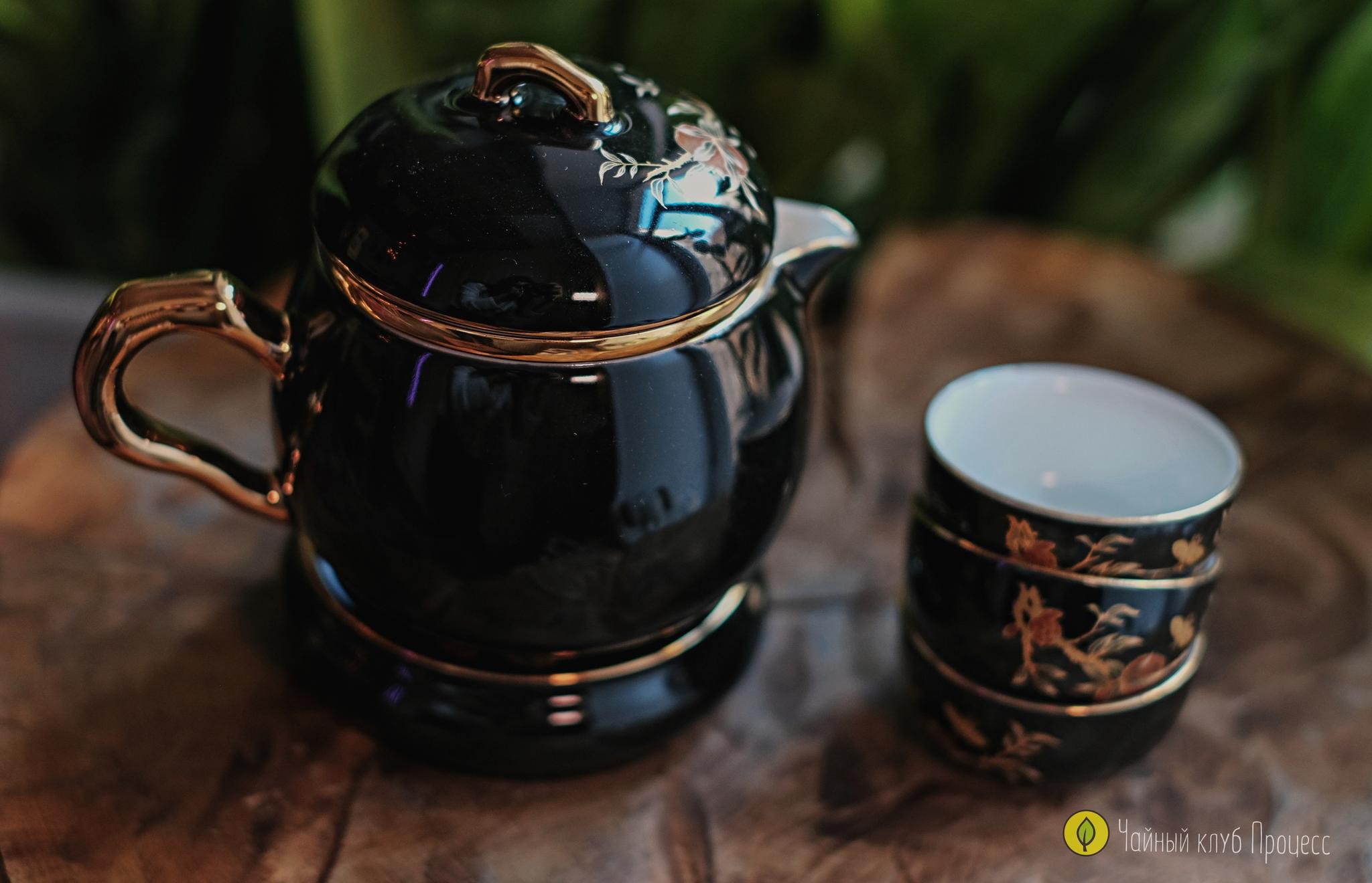 Дорожный набор посуды "Золотой гранат" в черном