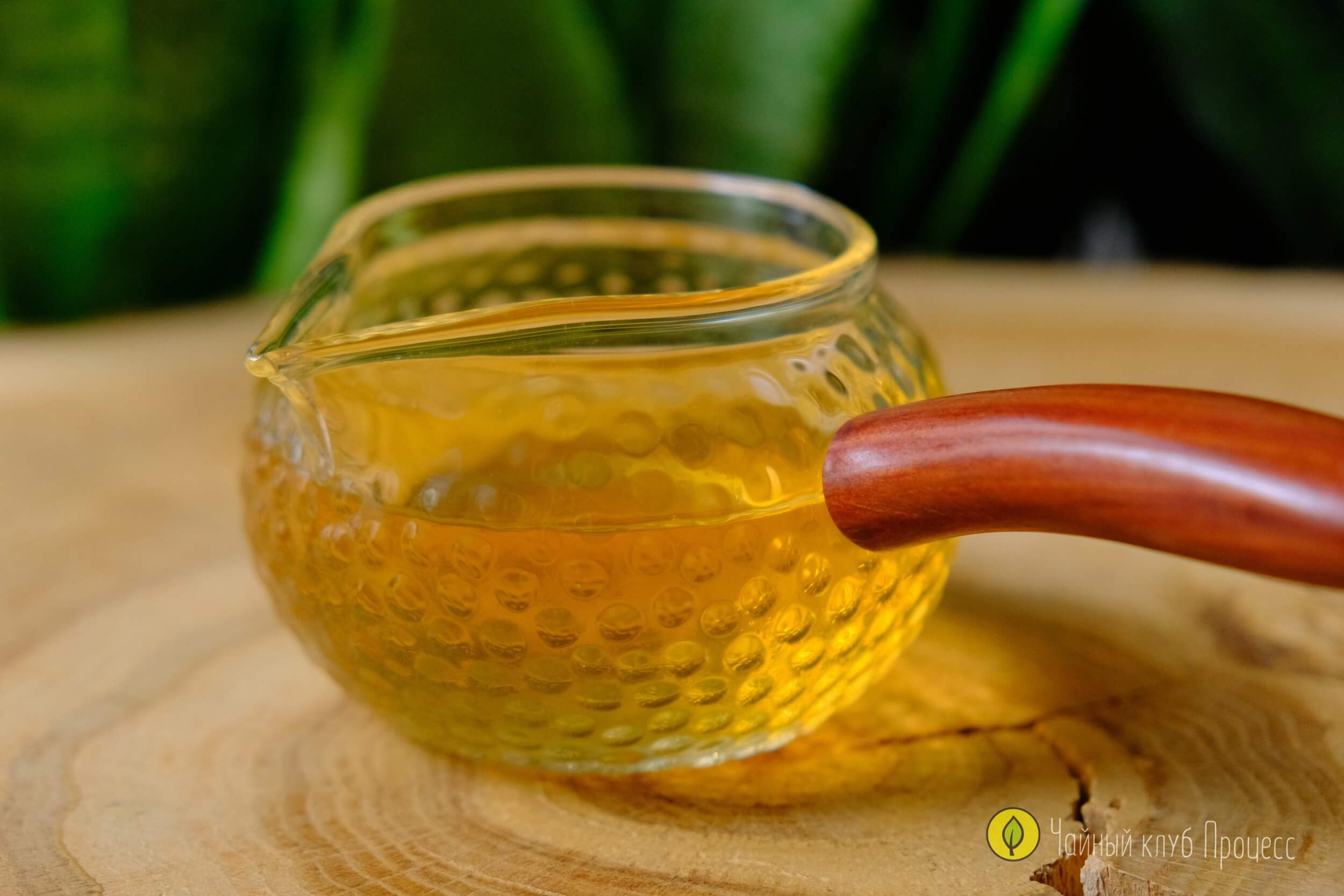 Гундаобэй из фактурного стекла с боковой ручкой, 250 мл