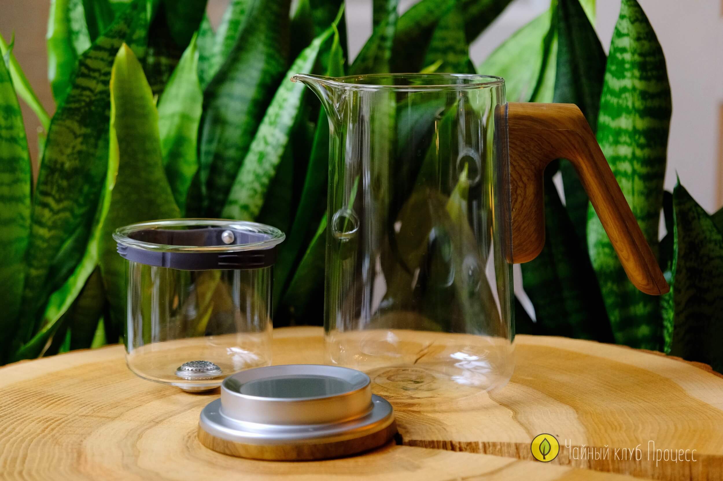 Типот из термостойкого стекла с таймером