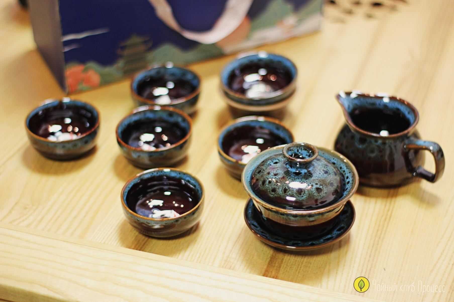 Набор посуды для чайной церемонии с карпом