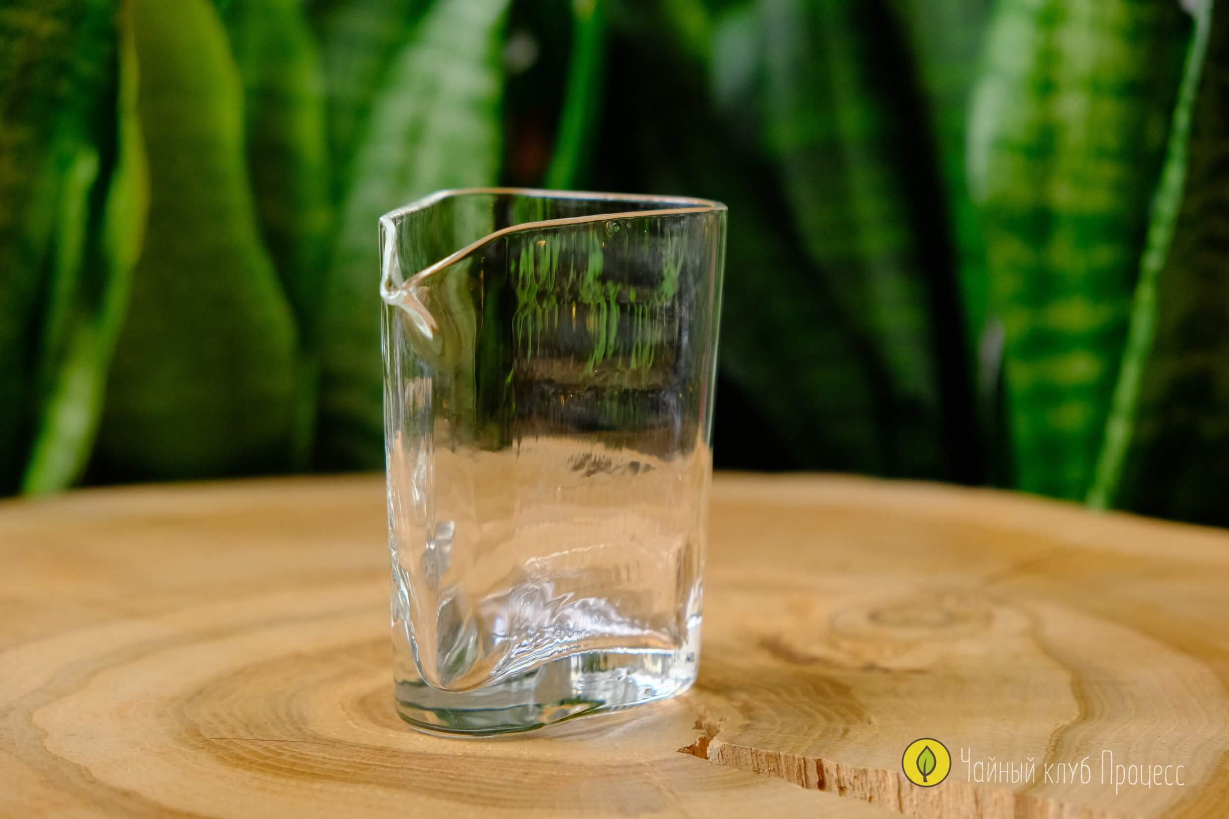 Чахай треугольный из фактурного стекла (150 мл)