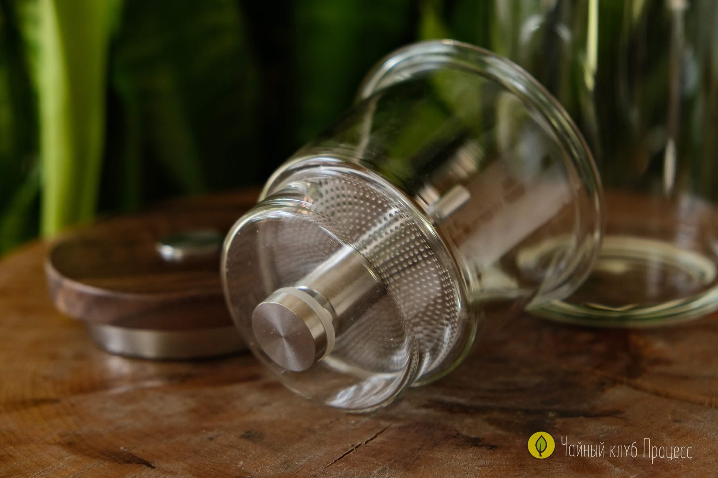 Типот стеклянный с деревянной крышкой — 750 мл