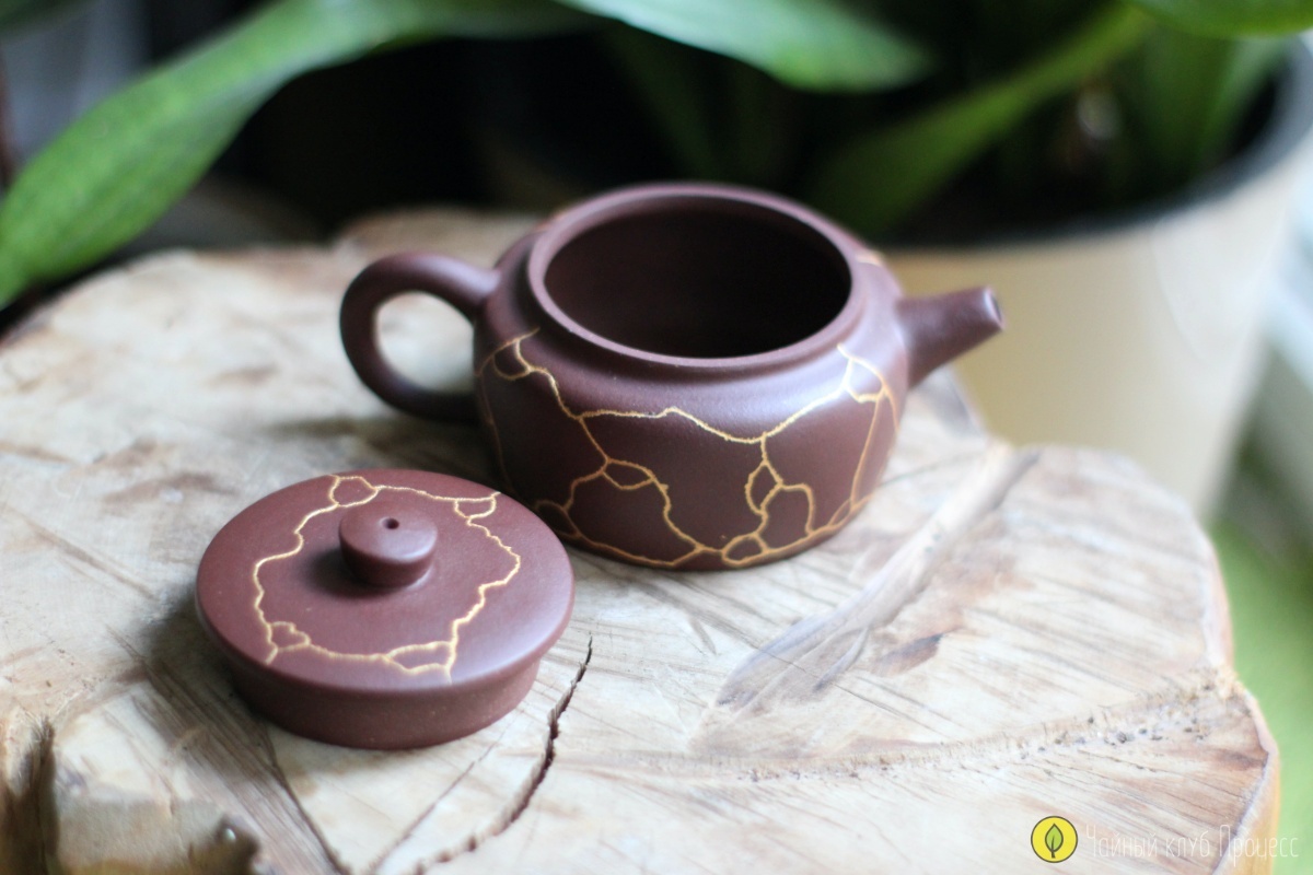 Чайник из исинской глины "Кинцуги"