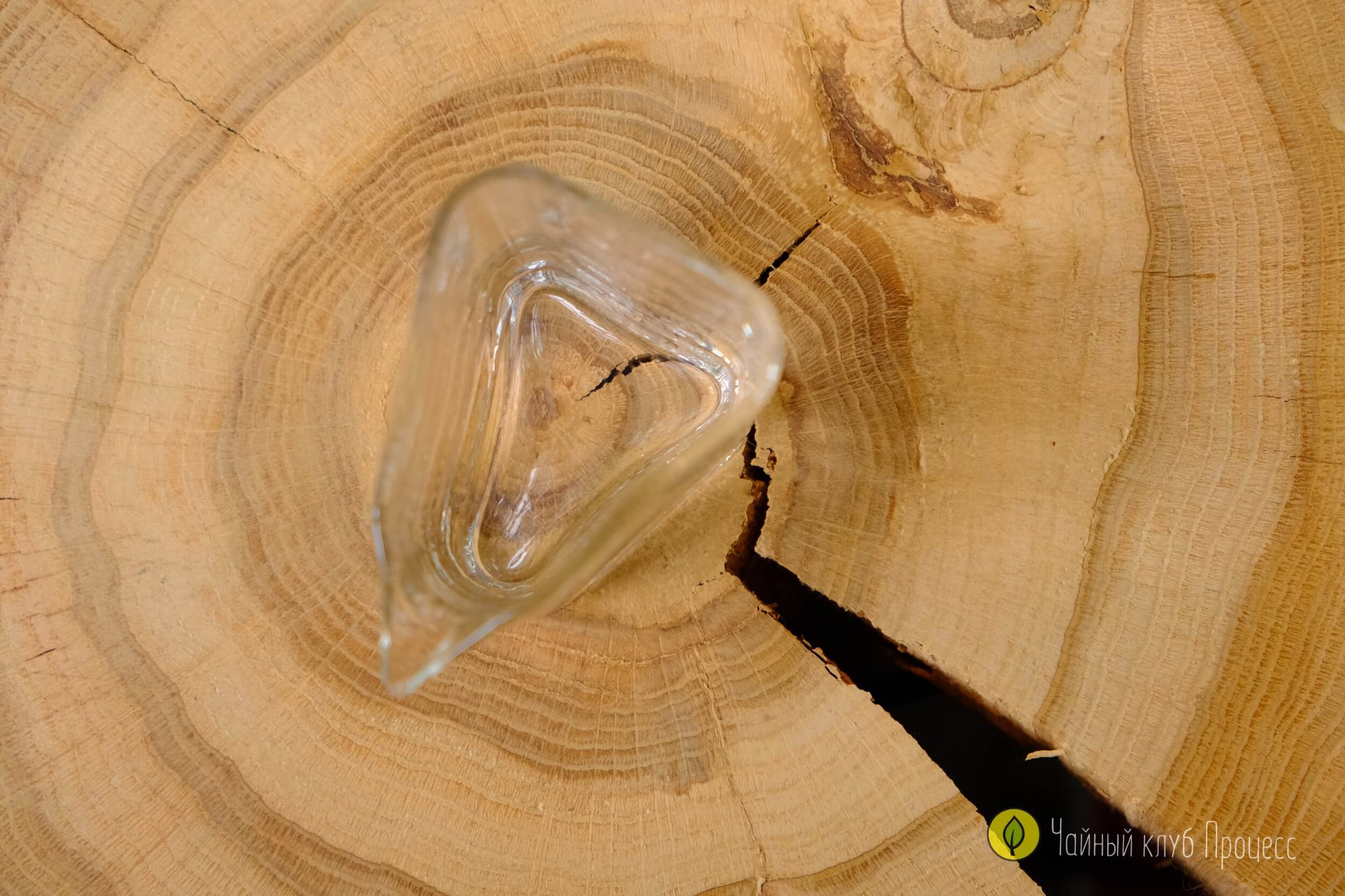 Чахай треугольный из фактурного стекла (150 мл)