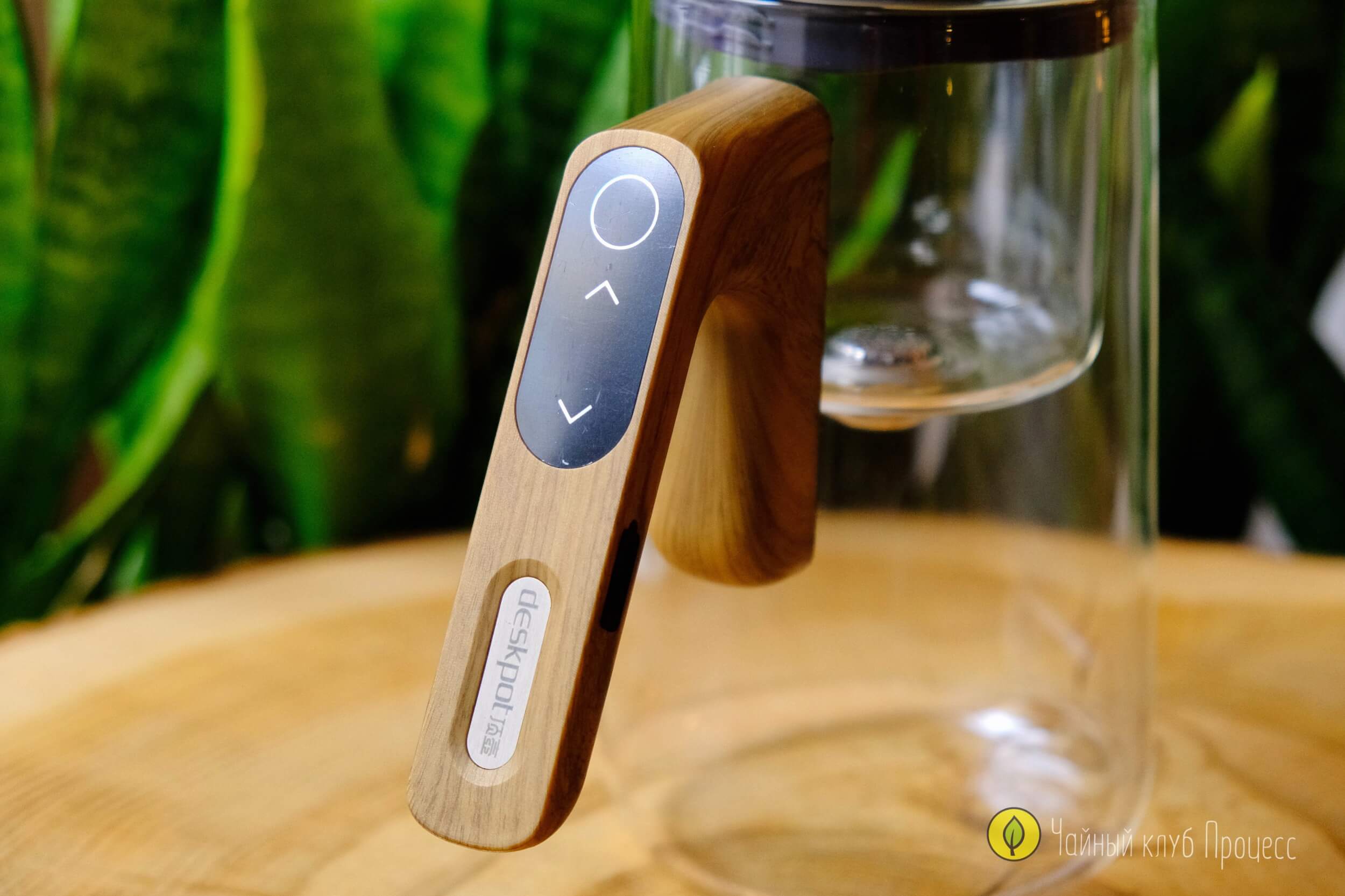 Типот из термостойкого стекла с таймером