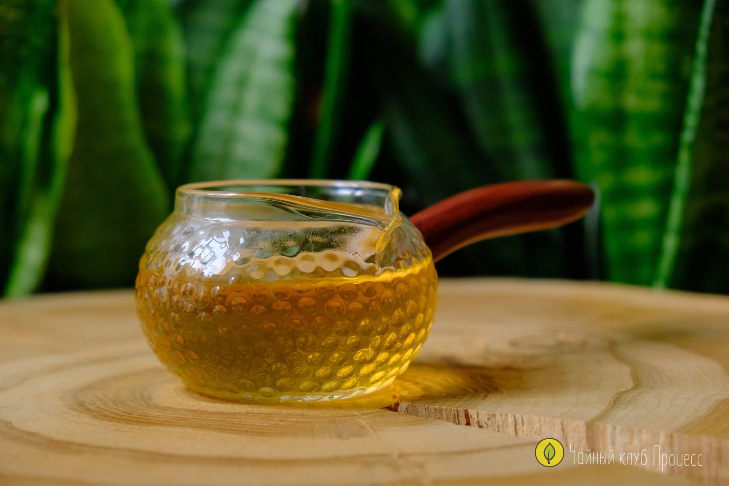 Гундаобэй из фактурного стекла с боковой ручкой, 250 мл