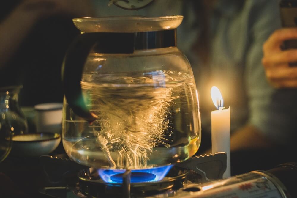 Варка белого чая на огне