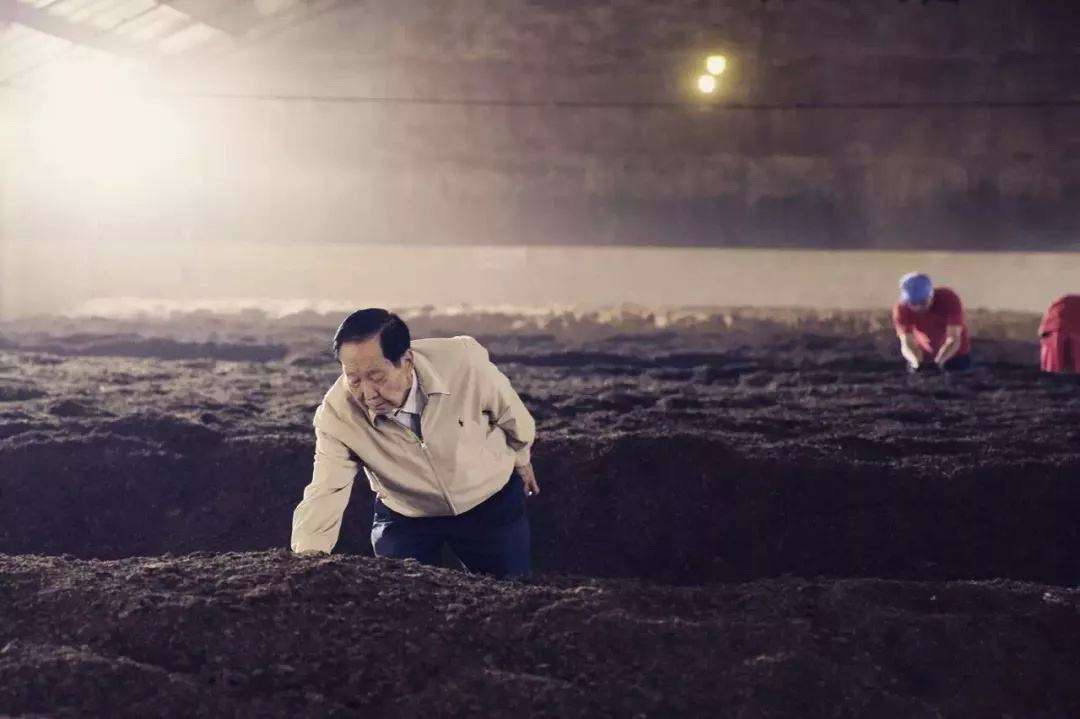 Цзоу Бинлян — легендарный мастер шу пуэра (фото)